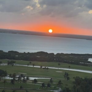 Meet your Posher, Faith